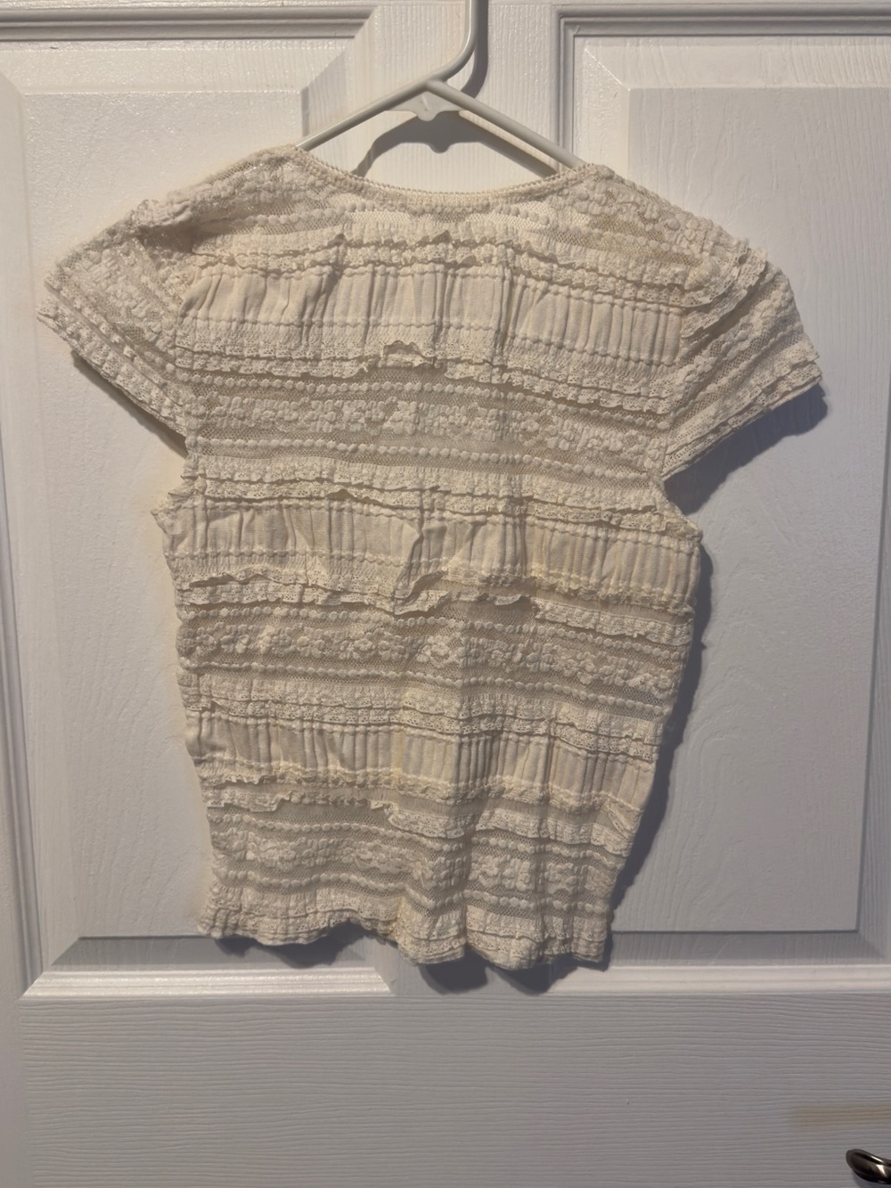Tilly’s Cream Ruffled Top - Picture 2 of 2